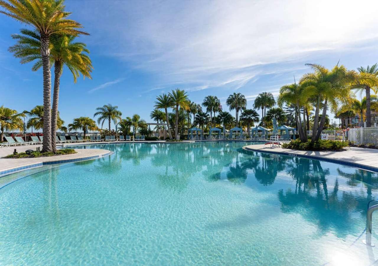 Stunning Rare Lake Front 7Br Holiday Home - Sleeps 14 - Pool, Hot Tub, & Games! Orlando Eksteriør bilde