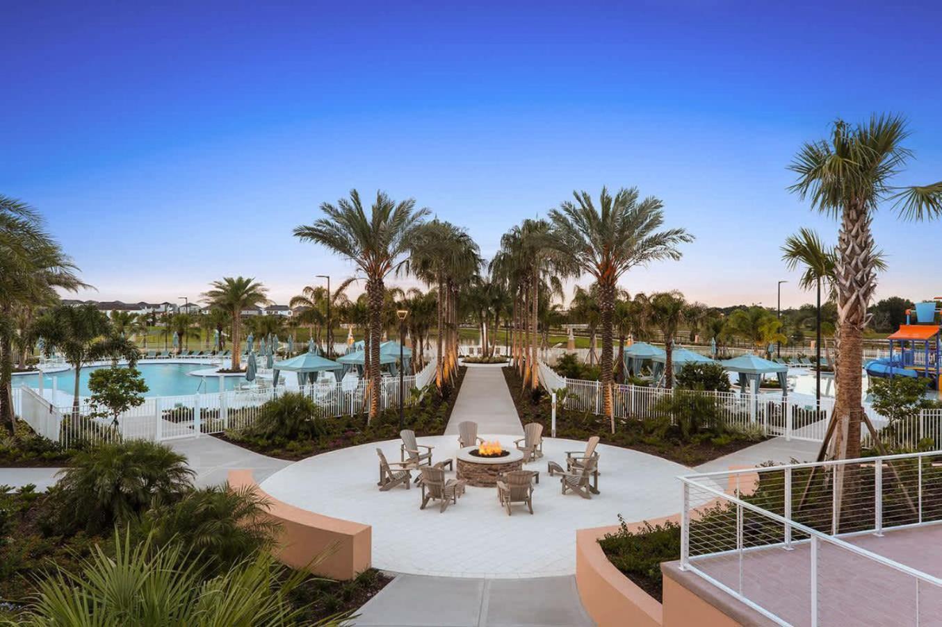 Stunning Rare Lake Front 7Br Holiday Home - Sleeps 14 - Pool, Hot Tub, & Games! Orlando Eksteriør bilde